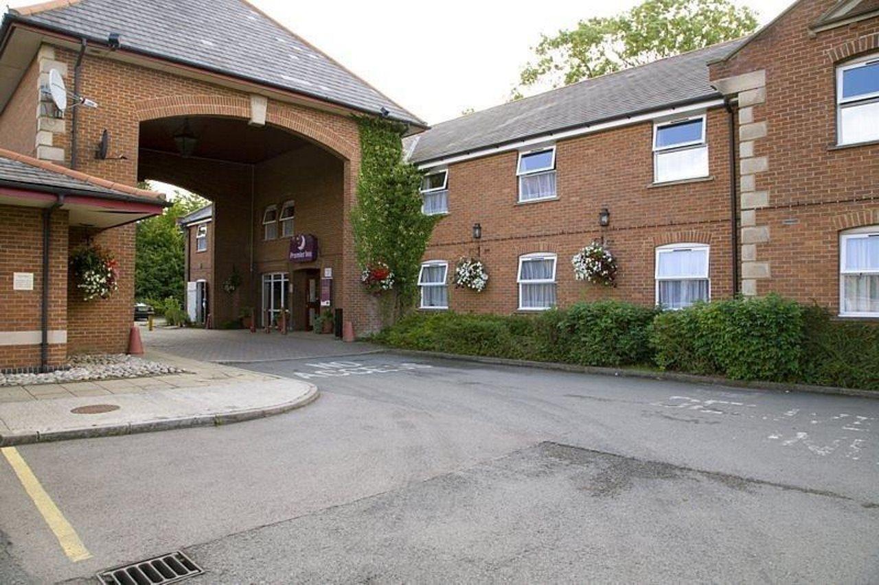 Premier Inn Kettering Exterior photo